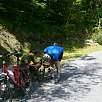 Arreglando un pinchazo! / Bike route Vía Verde des Gaves 