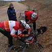 Día 1: Suerte que nos ayudaron a arreglar la cadena! Gracias! / Bike route Vía verde Ojos Negros 
