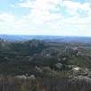 Vista panorámica del Black Elk Wilderness -a la izquierda al fondo el Cathedral Spires a su derecha la Llittle Devils Tower / Hiking route Black Hills | Harney Peak | Cathedral Spires 