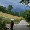 Dura subida en asfalto en dirección a Can Jan de la Llosa / Hiking route Camí dels Bons Homes 