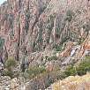 Vista a la estrecha carretera D81 / Hiking route Les Calanques de Piana 