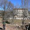 El PR pasa junto a la masía de Cal Menut / Hiking route Cingles de Vallcebre 