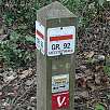 Varios indicadores marcan el camino / Hiking route Barcelona por Collserola 