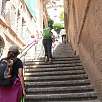 Las escaleras que nos suben a la Plaza del Monasterio de Montserrat / Hiking route La Gràcia Montserrat 