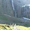Continuamos de frente por una senda marcada hasta el pie del salto de agua / Hiking route Grande Cascade | Gavarnie 