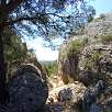 El PR se estrecha a medio camino de la Morera de Monstant -que vemos al fondo- / Hiking route Graus de la Morera de Montsant 