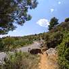 Conectamos con la carretera TV-7021 a tocar del estacionamiento / Hiking route Graus de la Morera de Montsant 