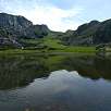 Vista del lago de la Ercina / Hiking route Circular de los lagos de Covadonga | PR-PNPE2 