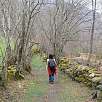 Tramo protegido por pequeños muros / Hiking route El Valle de Lesponne 