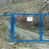 Vallas azules que nos impiden el paso / Hiking route La Sinfonía de las piedras de Garni 