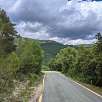 Carretera TV-7044 con marcas amarillas / Hiking route Toll de l