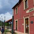 La ruta discurre por el antiguo trazado del Carrilet. Esta es la estación de Amer restaurada 