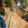 La vía ferrata desciende unos metros 