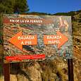 Indicator sign to go down on foot or go in search of the 15-meter rappel 