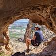 En verano esta pequeña cueva es un buen sitio donde descansar y protegerse del sol 