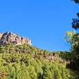 Buitres sobrevolando los contrafuertes de la punta de San Roque 