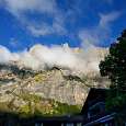 Vista parcial desde Leukerbad de las paredes por las que sube la vía ferrata 