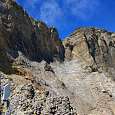 Vista de la última escalera vertical -dejamos a la izquierda una estación meteorológica- 