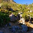 Indicadores detrás de la Ermita de Sant Joan de Codolar 