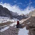 Scree that brings us closer to the glacier area 