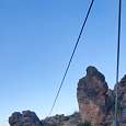 Vista atrás desde el final del puente nepalí de entrada a la vía ferrata 