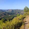 Vista atrás a los campos a las afueras de Espadilla 