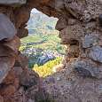 Vista del pueblo desde uno de los muros de las ruinas del castillo de Espadilla 