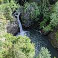 El estético y sonoro salto de agua del Toll Bullidor 