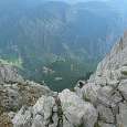 Vista del estacionamiento desde la cima del Pedraforca -unos 1000 metros de desnivel- 