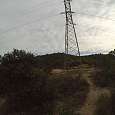 Dejamos la pista principal a la altura de la torre de alta tensión 