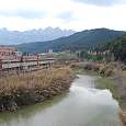 El río Llobregat con Montserrat al fondo 