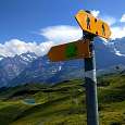 Signpost indicating the way down along the Lieselotte trail 