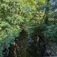 Vista del río la Castellane desde el primer puente -algunas personas ya se remojan aquí- 