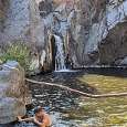 Detalle de la cascada y salida de la poza más grande 