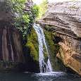 Vista de la cascada desde la poza 