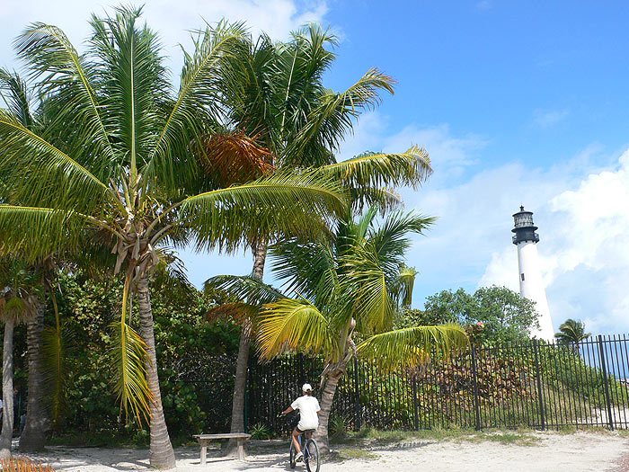 Faro del cabo Florida / Ruta en Bici Una vuelta por Key Biscayne 