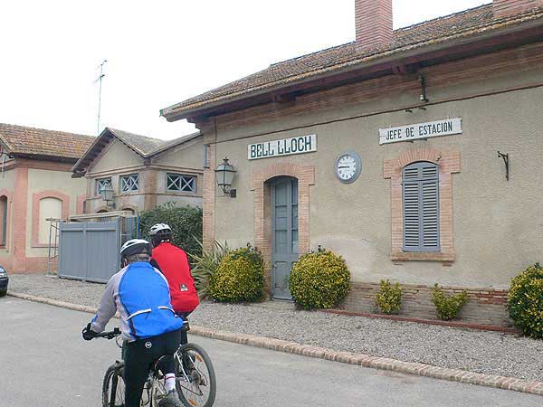 Antigua estación de Bell Lloch Font Picant / Ruta en Bici Vía Verde Girona | Sant Feliu 