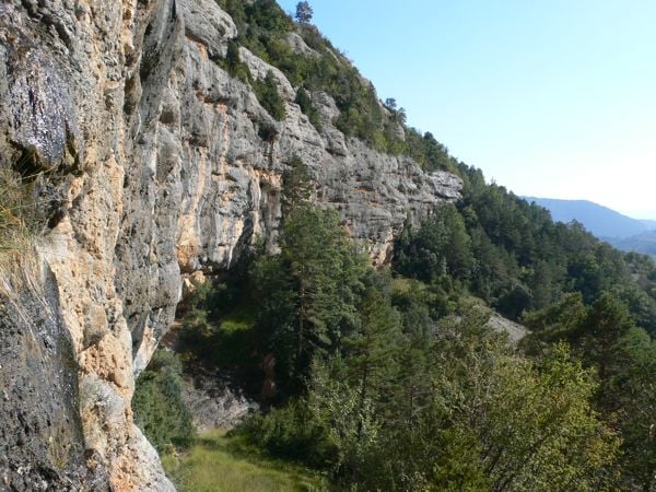 Pared del barranco d Urdell por la que sube la ferrata / Puig Arnau Canalda 