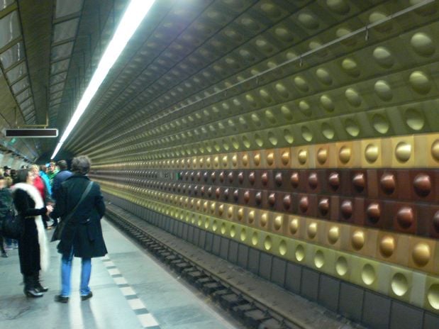 En el espectacular metro de Praga