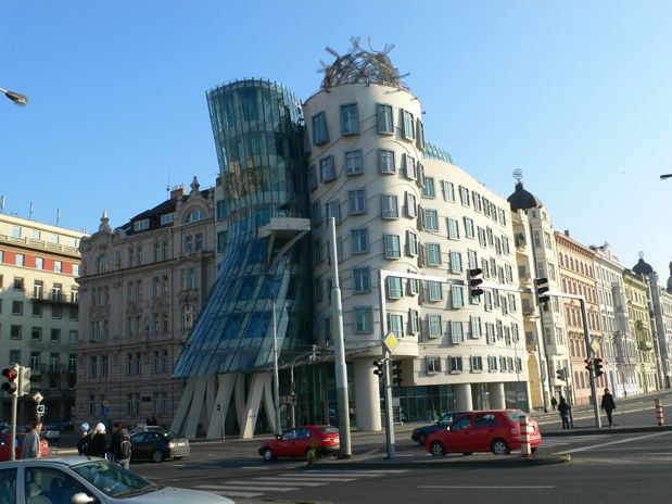 El edificio Danzante de los arquitectos Vlado Milunic y Frank Gehry