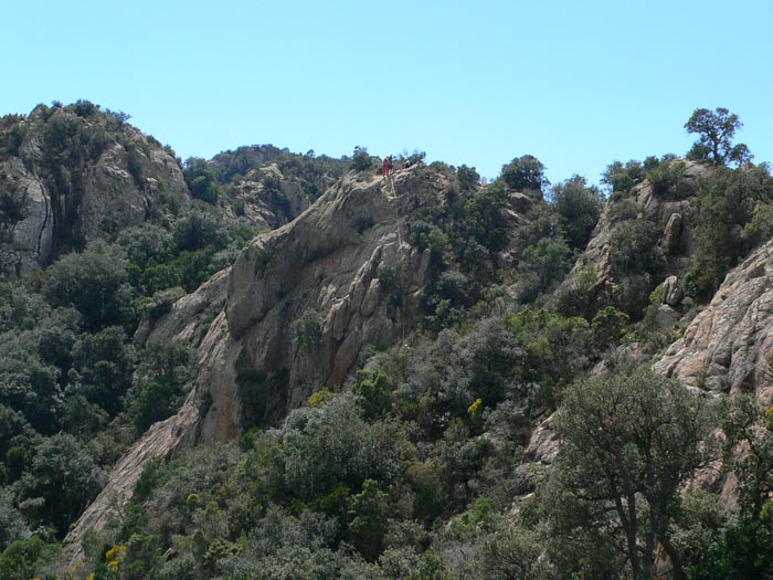 Vista al primer rapel de la Roca Llisa 