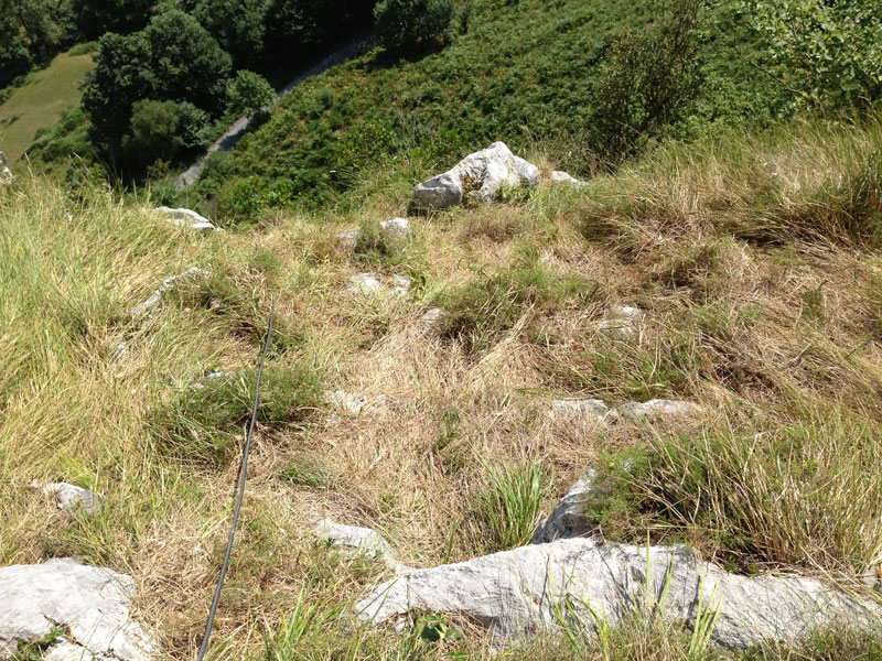 Subimos por la ladera -siempre asegurado con sirga- 