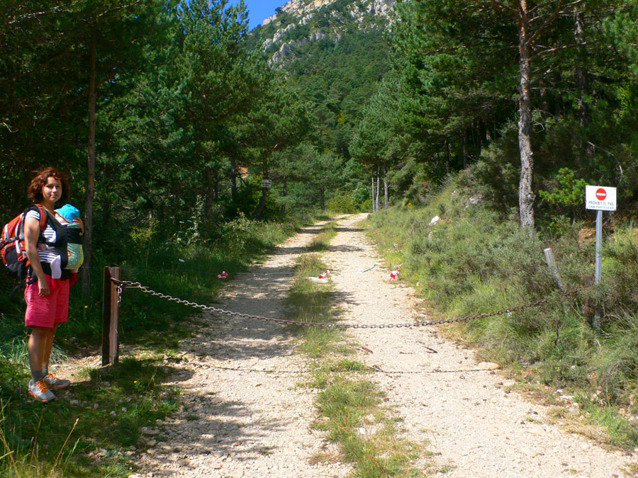 Seguimos por la pista cerrada con una cadena 