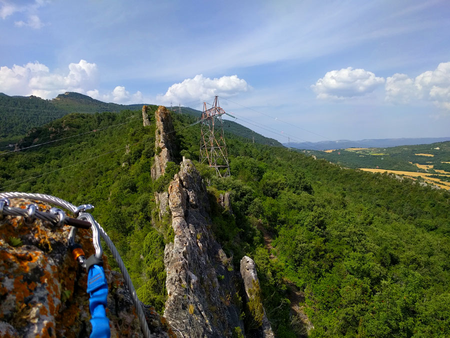 Vista de lo que nos espera -en la torre de alta tensión empieza la tercera parte- 