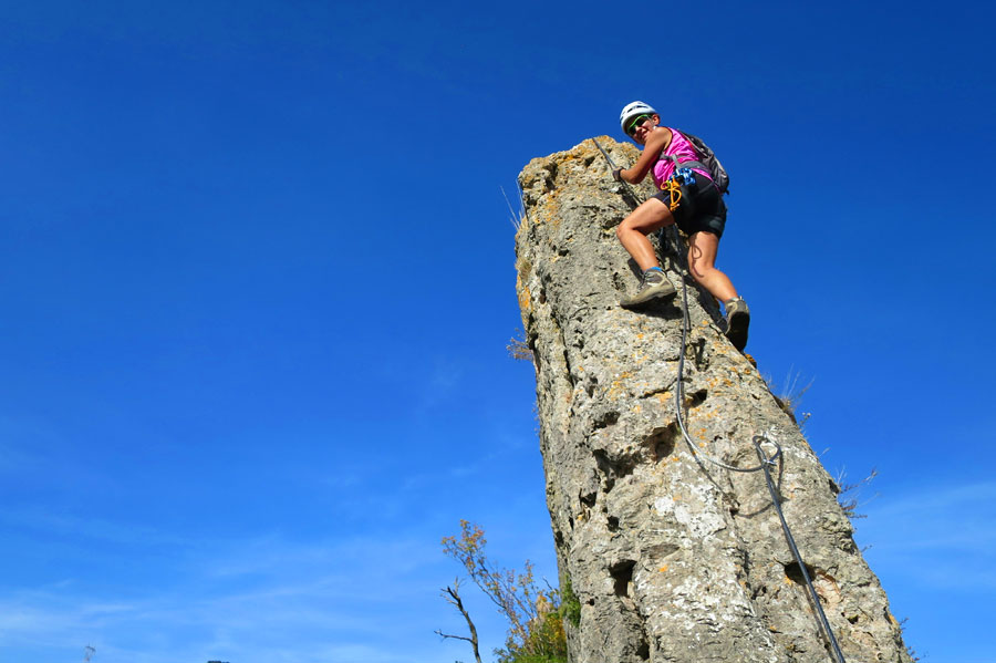 En la cima de la aguja de la tercera parte -tramo vertical- 