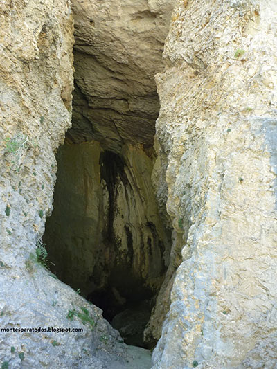 Entrada de la cueva de San Climén (© Montes para todos) 