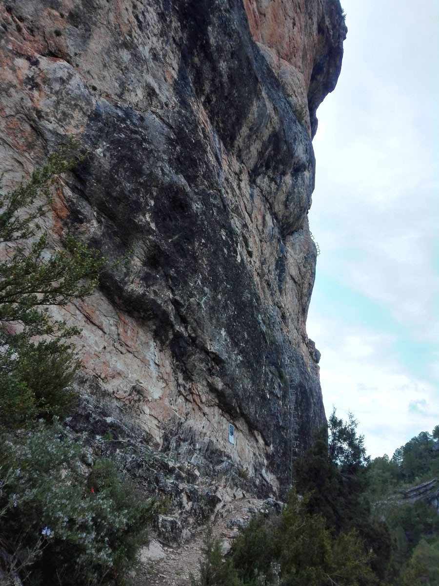 Inicio vertical de la vía ferrata