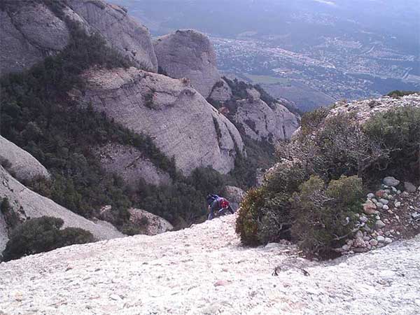 La subida va perdiendo verticalidad (2006) 