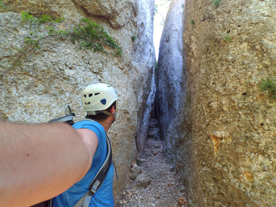 Entrada a la grieta -al fondo hay el grau- 