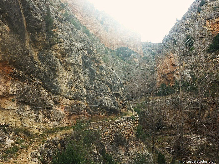 Flanqueo por la acequia 